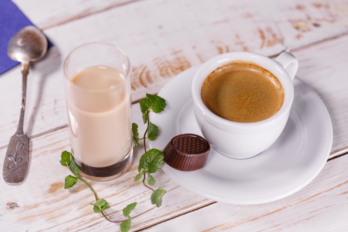 Black Tea vs Coffee: Which One Is Healthier? own.re/3mJyDKJ