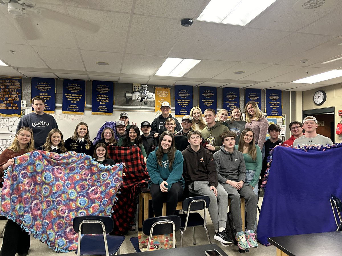 OtsegoFFA's tweet photo. Thank you @OhioFFA for the pop in visit to celebrate National FFA Week with the FFA motto, living to serve. Members made blankets to donate to a shelter. #OtsegoKnights @pentacareerctr https://t.co/kZgFiwJ2Ir
