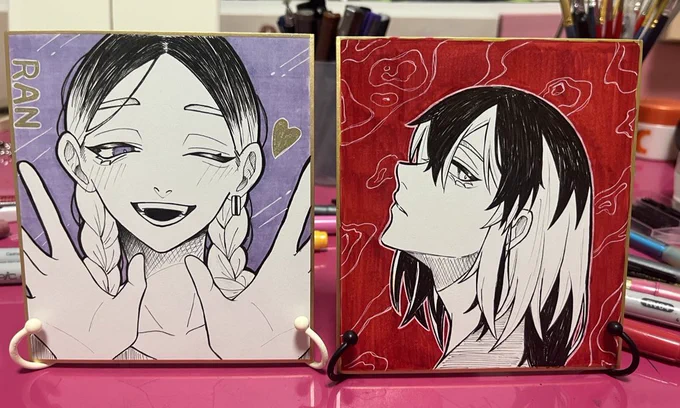 初めてイベ参加した時の色紙
またこういう感じを描くか、水彩で頑張るか迷う 