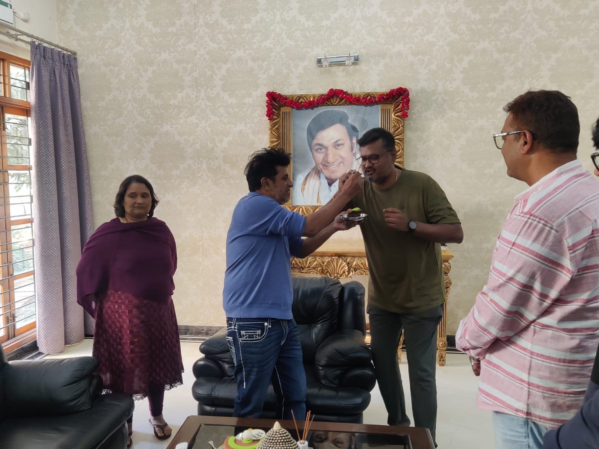 dinakar219's tweet image. Team #Shivanna131 Celebrating Shivanna&apos;s Glorious 38 Years in KFI

#DrShivarajkumar #DinakarThoogudeepa 

@NimmaShivanna