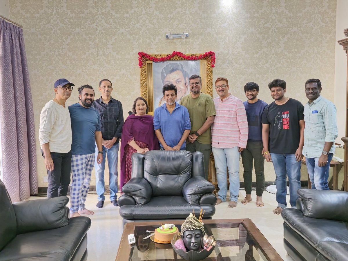 dinakar219's tweet image. Team #Shivanna131 Celebrating Shivanna&apos;s Glorious 38 Years in KFI

#DrShivarajkumar #DinakarThoogudeepa 

@NimmaShivanna
