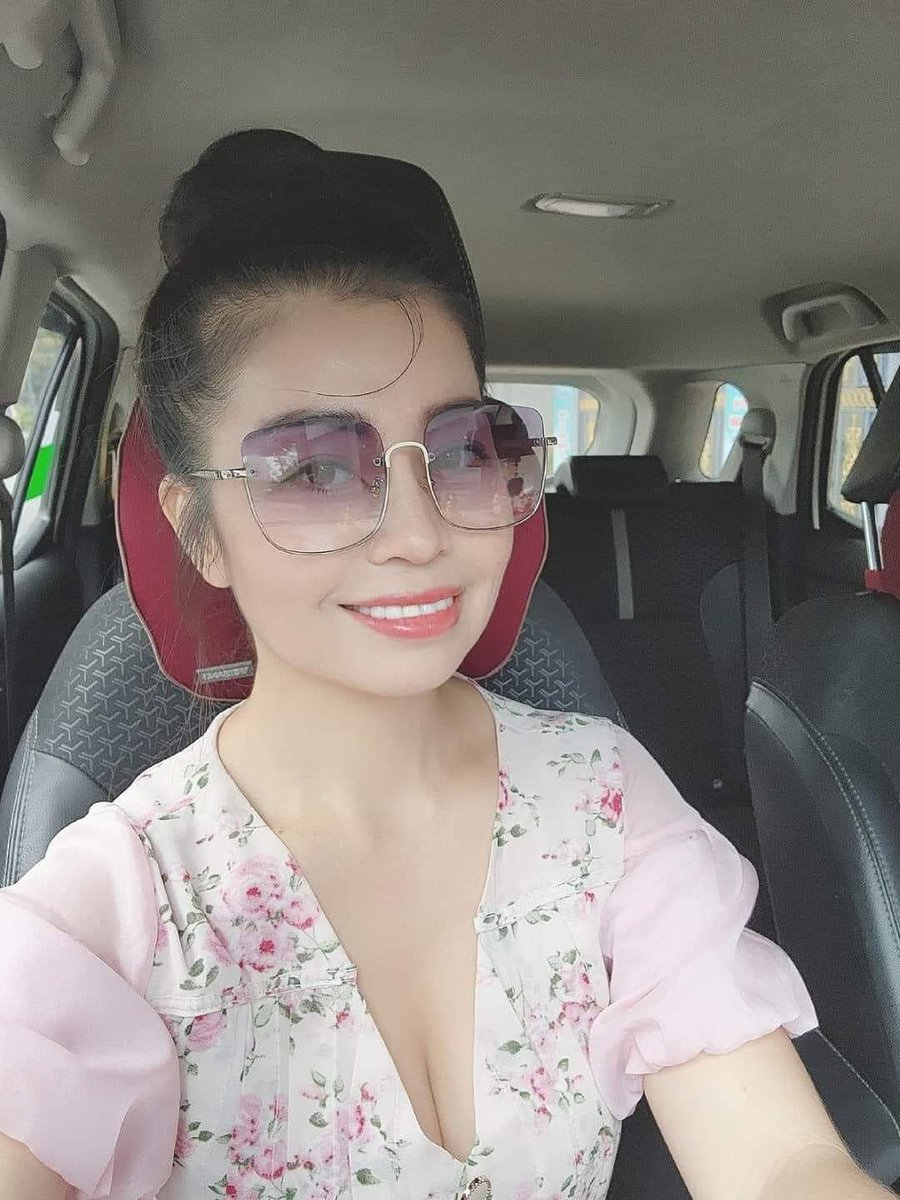 ChThy99653197's tweet photo. Bà cj họ đã ly hôn cần phi công trẻ. 
Sđt ghim ở bình luận https://t.co/grkgM41Iap