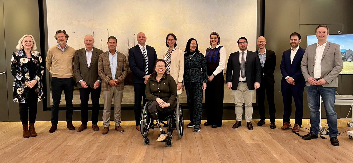 Great honour and pleasure to share with @SenDuckworth the results of @waterschapAGV and @waternet in lowering our environmental impact and to discuss opportunities and challenges in recovering materials & energy from waste water. Thanks @PortofAmsterdam for organising this visit!