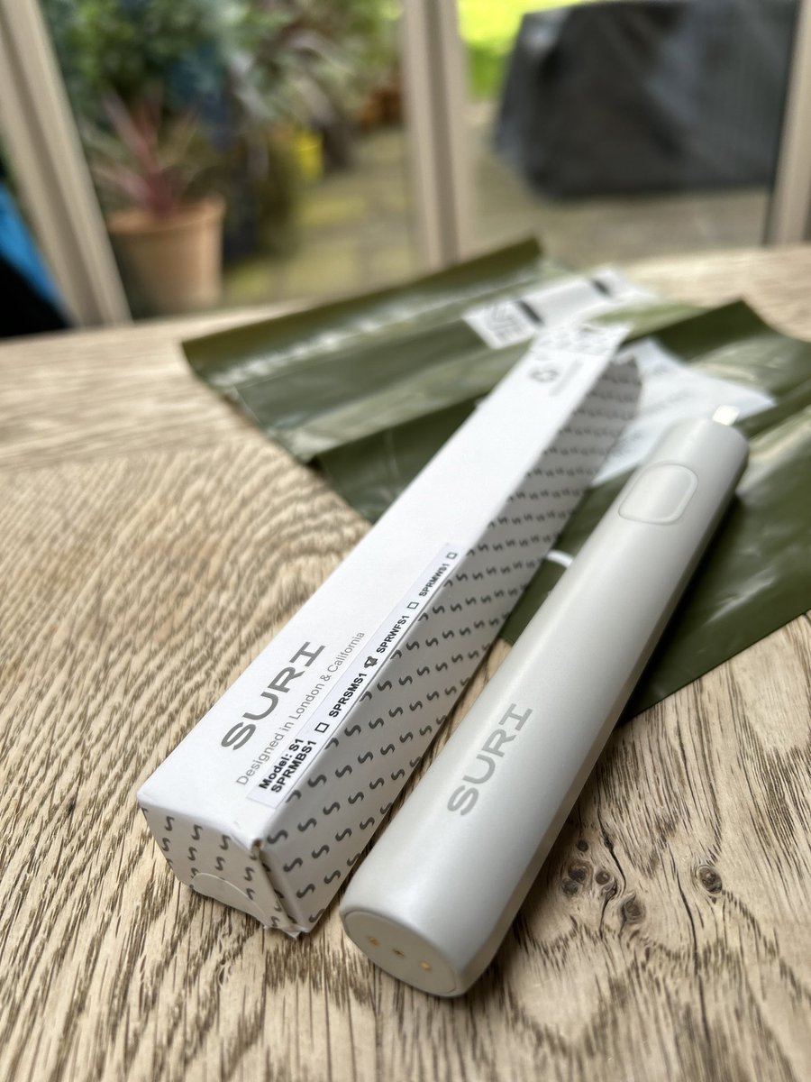 Love #SURI - the best toothbrushes and phenomenal customer service to back it up. A replacement body sent with no quibble and a free post pack sent to return the faulty item for recycling. If you like electric toothbrushes this is the one you should have.