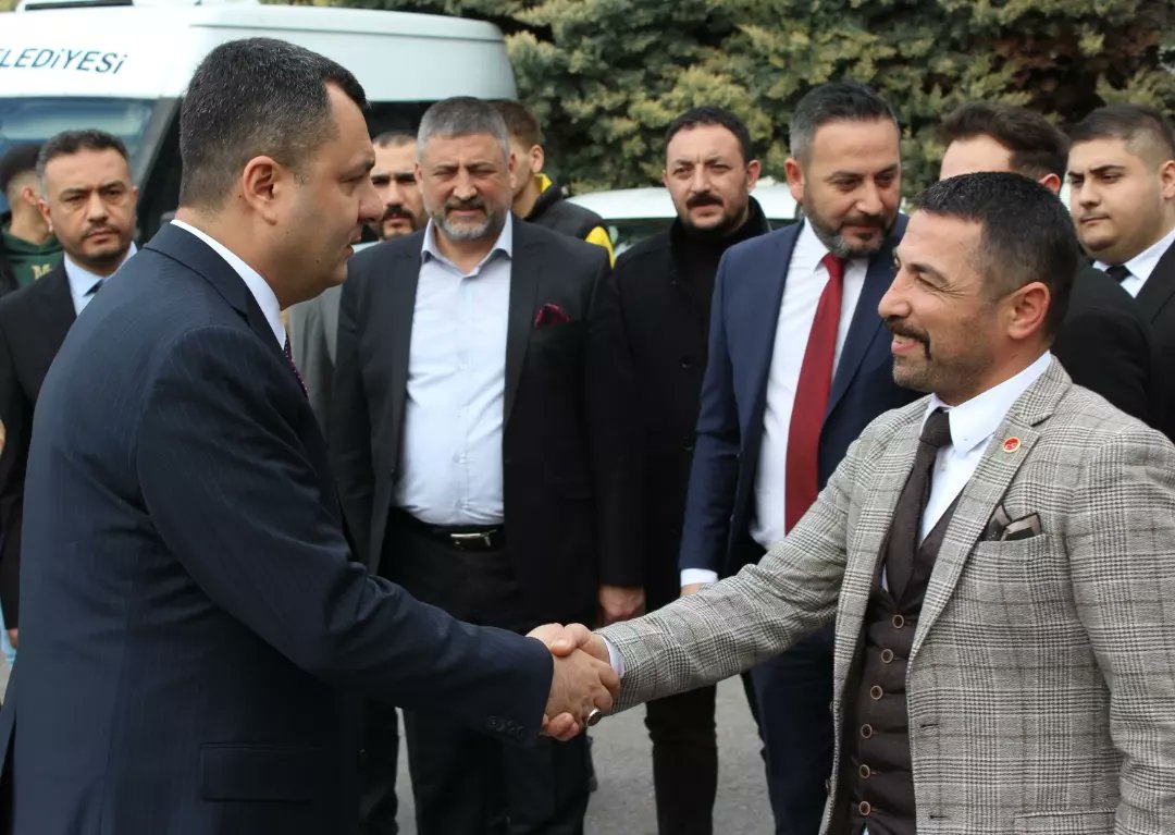 Ülkü Ocakları Mamak İlçe Başkanlığı Ocak Yöneticisi Ali Erem Kara'nın nikah merasimine katılım sağladık. Hayırlı uğurlu olsun.