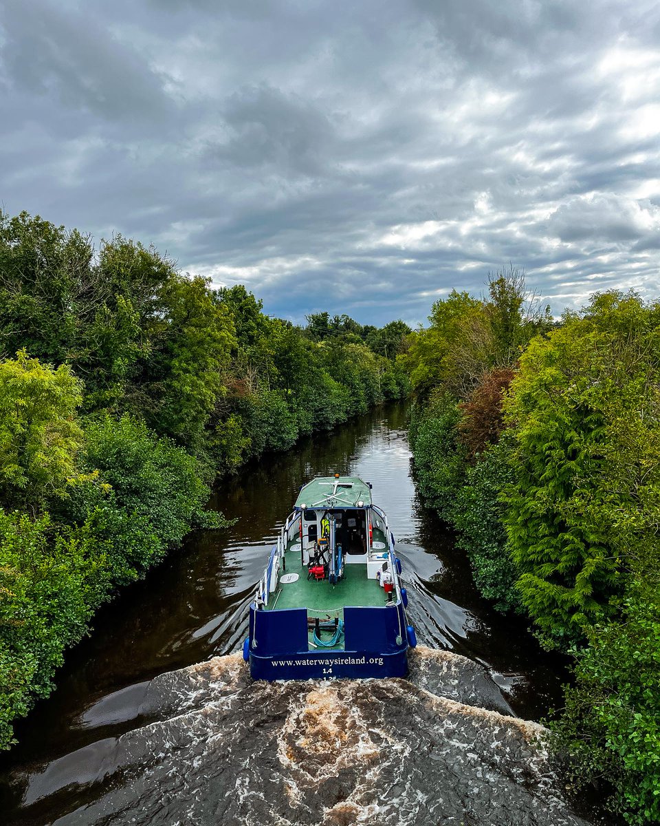 Boat days are just around the corner! 🛥️ With countless waterways to discover in #IrelandsHiddenHeartlands, you won't be short of water activities to try! 😍 Start planning your first trip here! 👉 bit.ly/3UIivMA 📸 hollyduffy_photography [IG] #KeepDiscovering