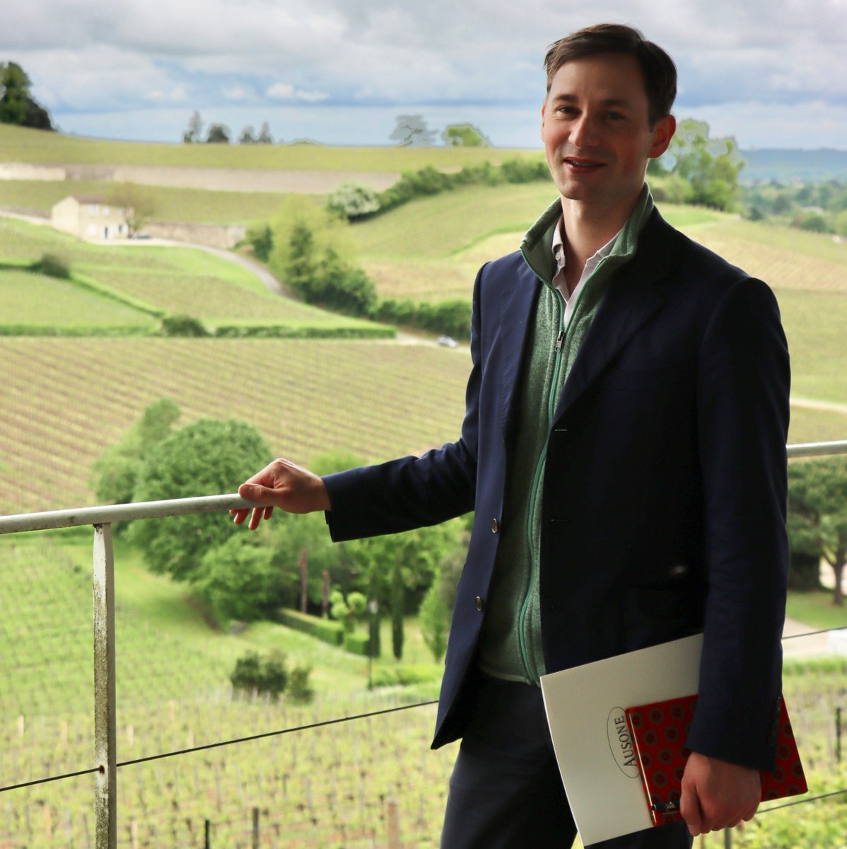 We are delighted to announce that our very own Robert Mathias, Fine Wine Buyer, has just passed his Master of Wine qualification. 

Robert becomes the youngest Master of Wine in the world, joining an elite group of professionals worldwide.

#bordeauxindex #masterofwine #mw #wine