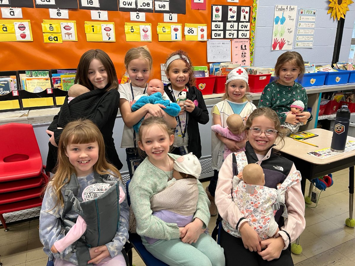 WestCler's tweet photo. The future is bright for our elementary students! ❤️ No matter the path they take, we know that our students are off to a great start in achieving their goals! #WCconnects #WCYourFuture #LoveWC Week https://t.co/gfBoCZz3pS
