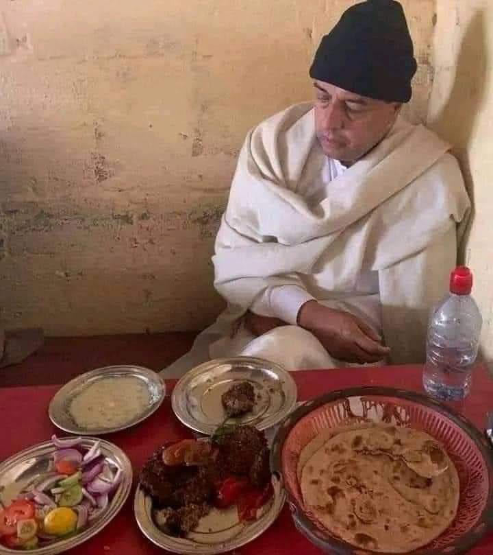 MARYAM1NAWAZ's tweet photo. مرد اول کہا اور تم کہا جو عورت اپنے شوہر کو عزت نہ دے سگی ووٹ کو عزت نہ دے سگی وہ قوم کو عزت کیا دے گی
#ImranRiazKhan https://t.co/LvMqPUosvT