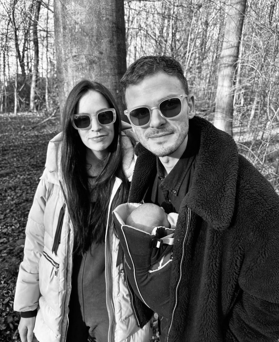 hsfloraIss's tweet image. I’m so freaking happy for them🥹🥹💕