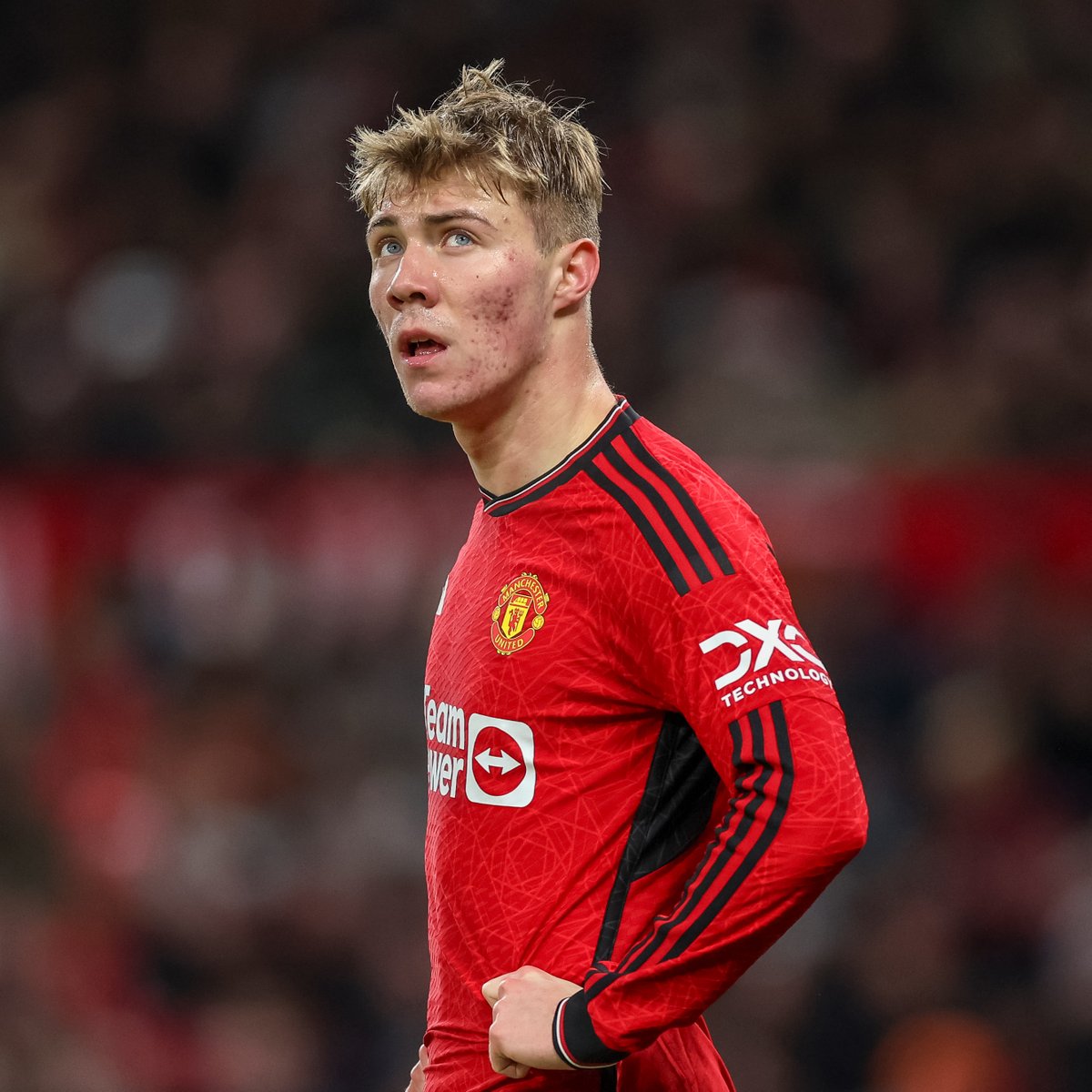 ManUtd's tweet photo. ℹ️ Rasmus Hojlund has suffered a muscle injury which is expected to rule him out for two to three weeks.

Wishing you a speedy recovery, Rasmus 👊

#MUFC
