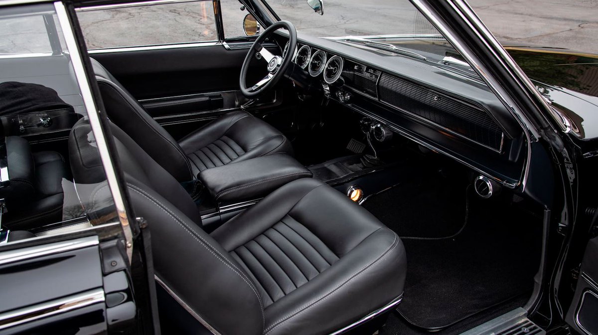 TheHEMI_com's tweet image. #FastbackFriday #HEMI
1967 Dodge Charger 528