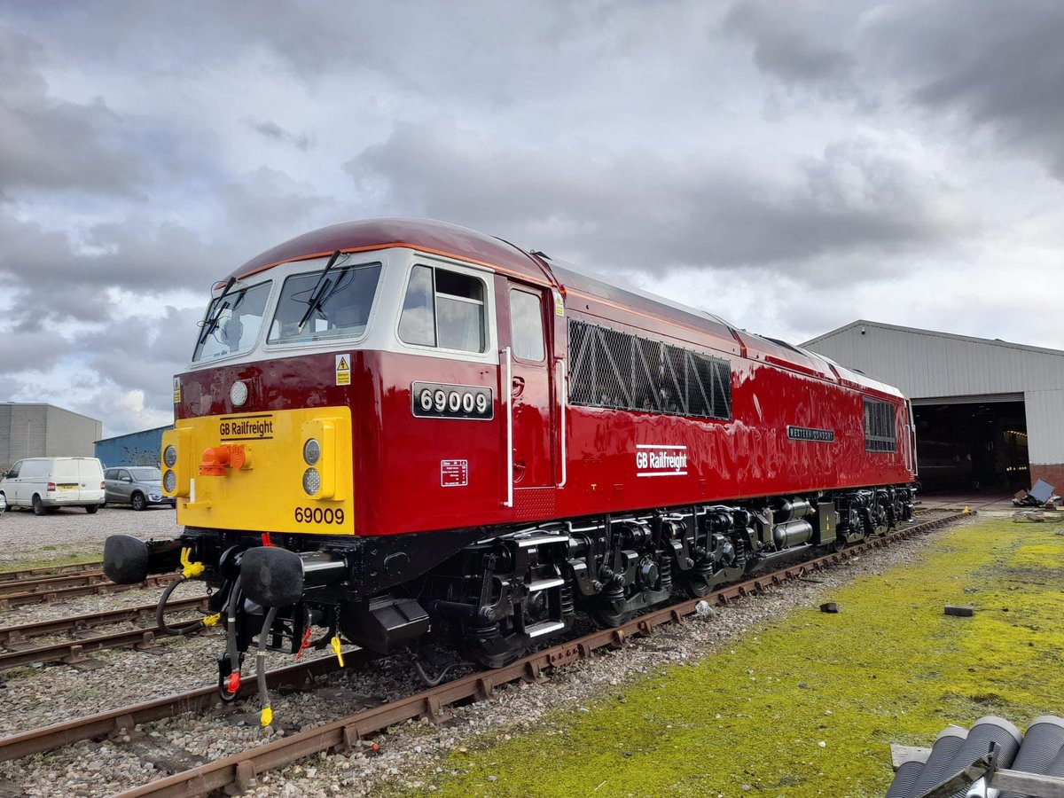 InterCityRlySoc's tweet image. Just out the paintshop 
GBRf 69009 “WESTERN CONSORT”
Seen today at Arlington Fleet Services Ltd 
Pic- ©️Carl Watson