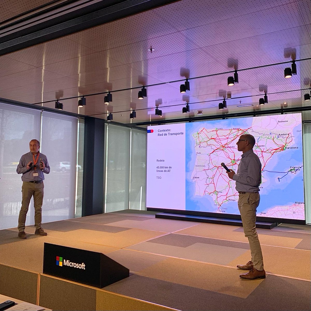 1ªSemifinal V #DatatonIndesIA: <a href="/elewitventures/">Elewit</a> junto a <a href="/PredictLand/">PredictLand AI</a> presentan su reto de anticipar el comportamiento en cuanto a corrientes de fuga de los aisladores de alta tensión conociendo la evolución de las condiciones meteorológicas de la zona.
