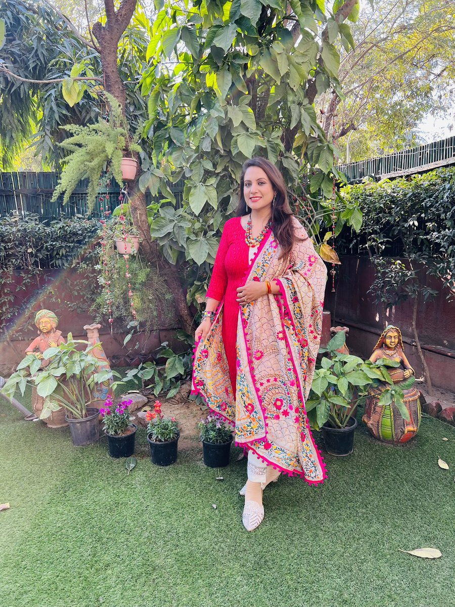 Wearing the Beautiful phulkari weaves bought from a recent visit to #Amristsar #Punjab 💞

The Phulkari design originates from Punjab, and is traditionally handcrafted handloom. 
It showcases the rich cultural heritage of Punjab, with its intricate embroidery and vibrant colors ,