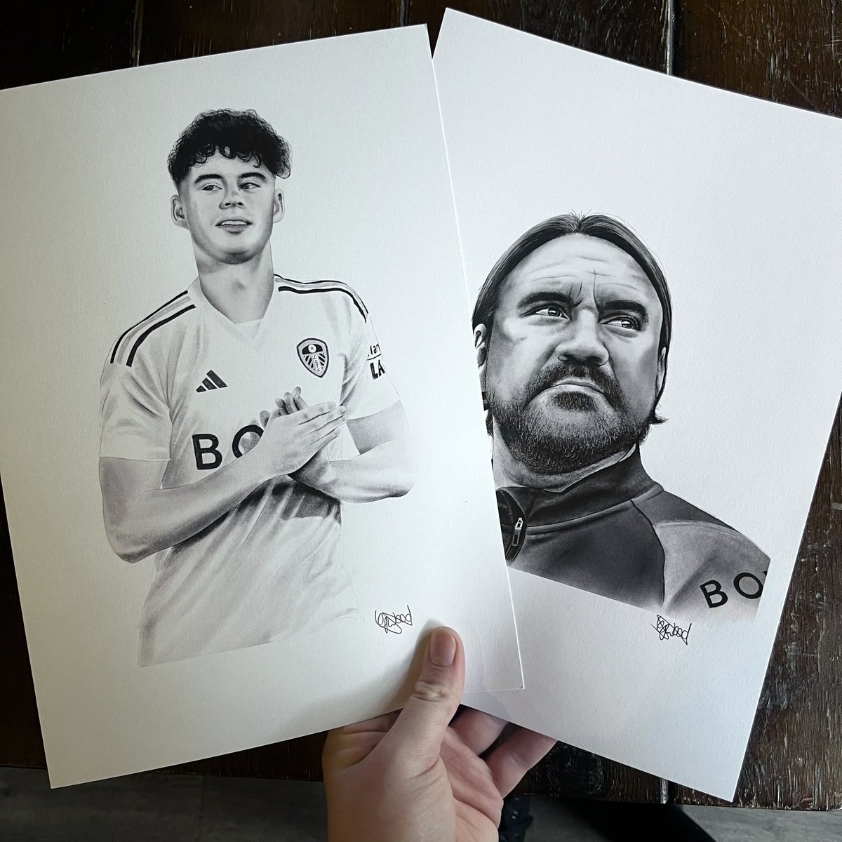 gabbywoodx's tweet image. Finally got my Archie Gray and Daniel Farke drawings made into prints ✍🏼
Like &amp;amp; Retweet for a chance to win a print of each 🥳 will announce a winner at the end of todays game 🤩
Or you can order using the link below ☺️ #LUFC #DanielFarke #LEELEI 

gabriellewoodart.co.uk/shopnow/leeds-…