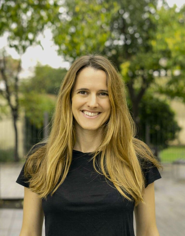 Who’s behind the scenes at MEETOPTICS? 🤔

If MEETOPTICS were a sailing boat embarking on a trip to explore unknown waters⛵🌊, Bárbara Buades would be its fearless leader, not just because she loves sailing, but because she knows how to navigate through new places!