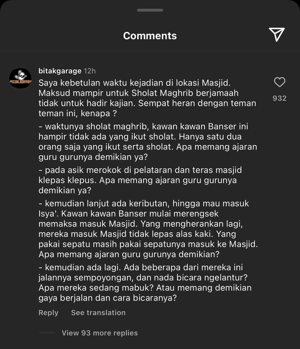 arraulian's tweet photo. @AfifFuadS @PolrestabesSby look at your boys bruh. masuk masjid alas kakinya gak di lepas. duh??? GP Ansor G nya gak ada adab. https://t.co/2dbf5mD68w