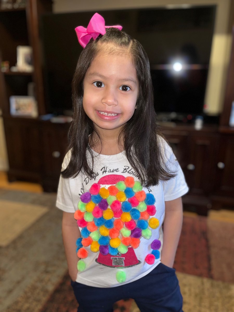 bendavis18's tweet photo. Natalia is ready for 100 days of school at @icschool_online https://t.co/MlzsEqpxPw