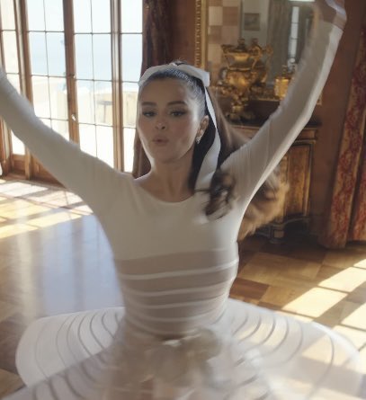raresmarieg's tweet photo. ⋆ ˚｡⋆୨୧˚     my ballerina   🩰♡̩͙
@selenagomez @SelenaFanClub https://t.co/3254gFX8R4