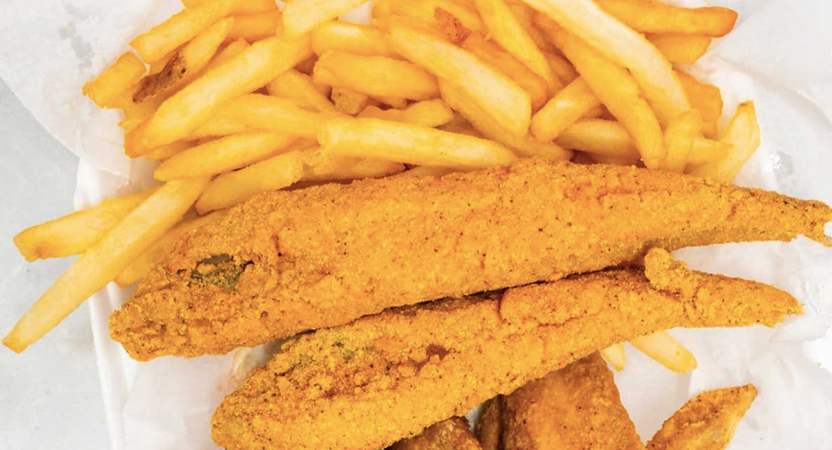Looking for a sign to treat yourself? This is it. Indulge in our fish dinners, fresh off the grill, and let every bite take you on a seaside escape. 🐟✨ 

#SeafoodFriday #FreshIngredients #FriedFish #NewYorkGrill