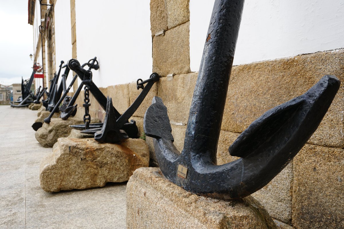 ⚓️ Algunha vez te fixaches nas áncoras do Museo Naval?

⛓ Nas instalacións do que foi o antigo presidio de san Campio hai unha gran colección de épocas e tipoloxía ben variada.

😲 Sabes cantas ten a colección? Máis dun cento!

#FerrolPatrimonioMundial 💙