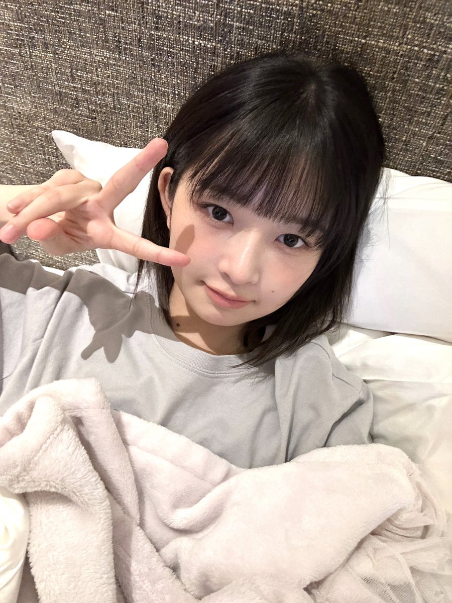 IVE_twt's tweet photo. 다이브에게 모찌 보낼게(ﾉ)*´꒳`*(ヾ)🤍
お餅のおすそ分けです🍑

#IVE #아이브 #REI #레이 https://t.co/UmgaMU2GAU