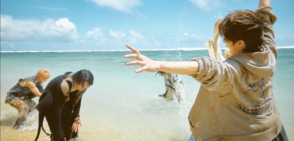 RYTHMGYU's tweet image. "txt is my youth"