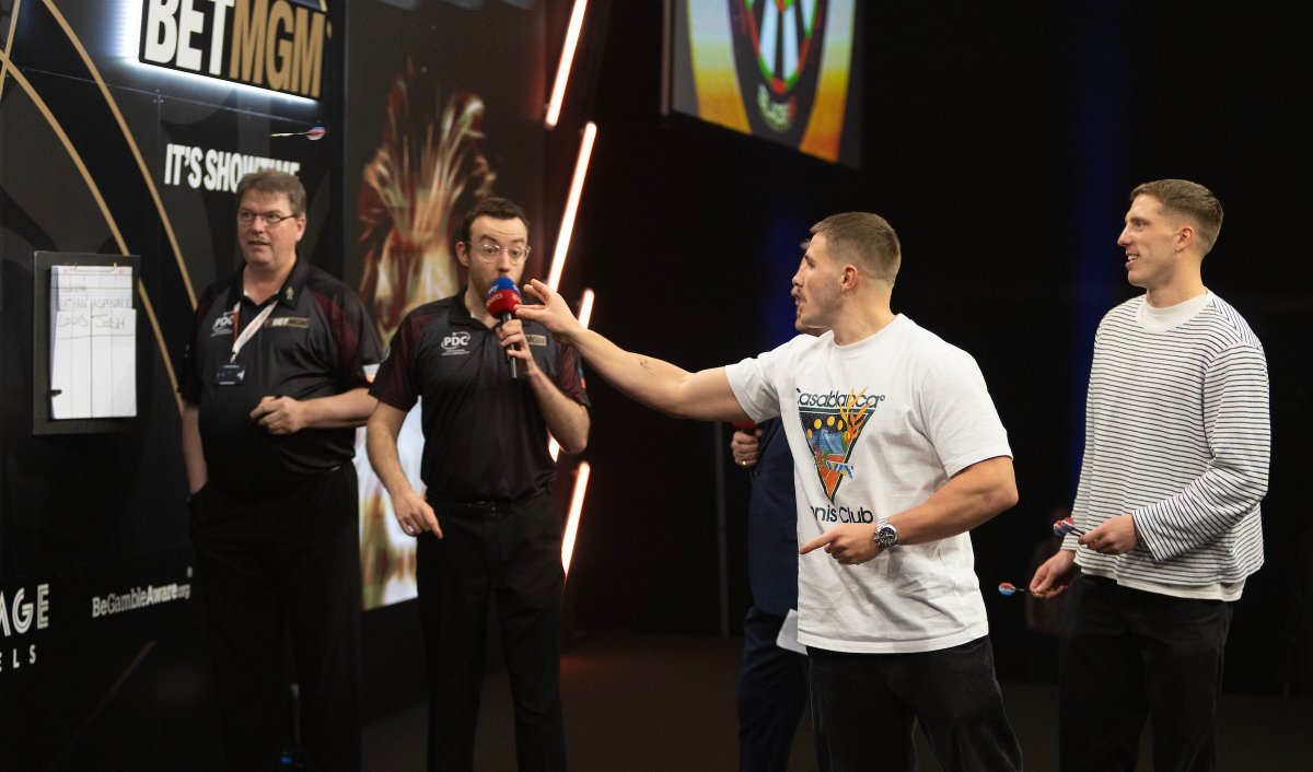 NCL_RedBulls's tweet image. A pleasure to play a small part in a fantastic @OfficialPDC 🎯 event last night.

The lads battled it out in a special nine-dart challenge prior to the main #PLDarts event.

@louisbrown98 got the 𝗪 in the end and Barts... well he tried 🫣.

📸 Official PDC

#TrueNorth