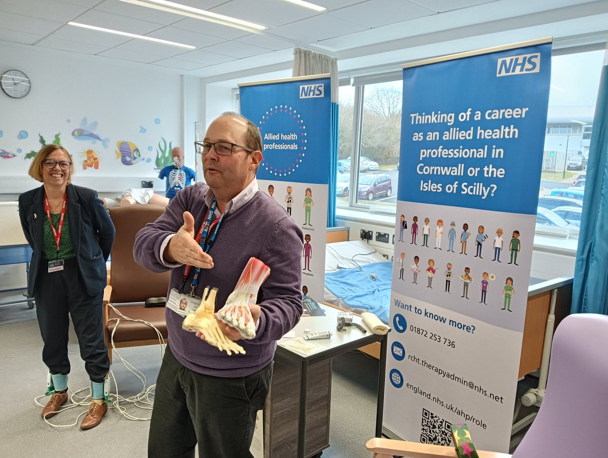 carrie_biddle's tweet image. An informative pitch to promote careers in #podiatry by @PodPlymUni @cornwall_ahps @PodiatryCareers and useful signposts to #NHSValues and career pathway support available @Truro_Penwith @RCHTWeCare @CornwallFT @cornwall_ahps #NHSinsights