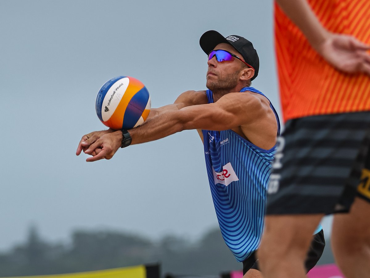 ausvolley's tweet image. The opening day of #Volleymook did not disappoint! 🤩

Competition on day 2️⃣ of the Australian Beach Volleyball Tour will begin from 7am on Mollymook Beach, will we see you there? 🔥

📸 @rogue_gun

#ABVT