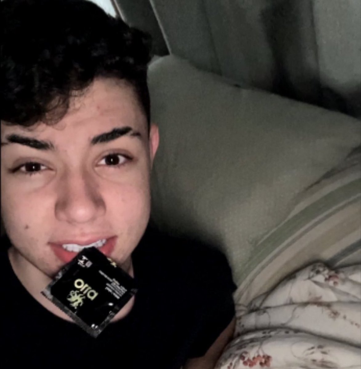 loud_gabepeixe's tweet photo. Bom dia! Hoje é dia de botar fudendo na Leviatán! Faremos a WP rts são bem-vindos 💚🔥 https://t.co/KRKBvgW6P0