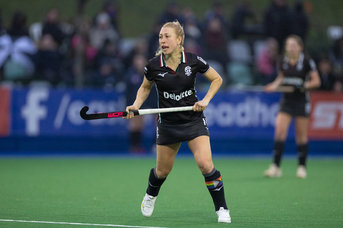 A narrow loss for league leaders @surbitonw1s &amp; <a href="/stephyelliott16/">stephyelliott16</a> at Saint Hill 💚💜
•
#TeamWCP #WCPHockey 
📸 <a href="/evagilbertphoto/">Eva Gilbert</a>