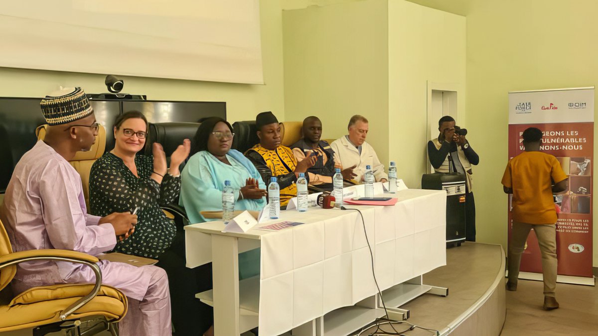 OIMGuinee's tweet photo. Lancement du projet de renforcement de la vaccination de routine contre la #Covid_19 pour les 50+, avec comorbidité, VIH/TB, à l’Hôpital Donka avec les partenaires du Ministère de la Santé et de l'Hygiène Publique @guinee_oms 🙏🏽Merci à Task Force for Global Health @TFGH &amp; @CDCgov https://t.co/2Pc3lMSzHc