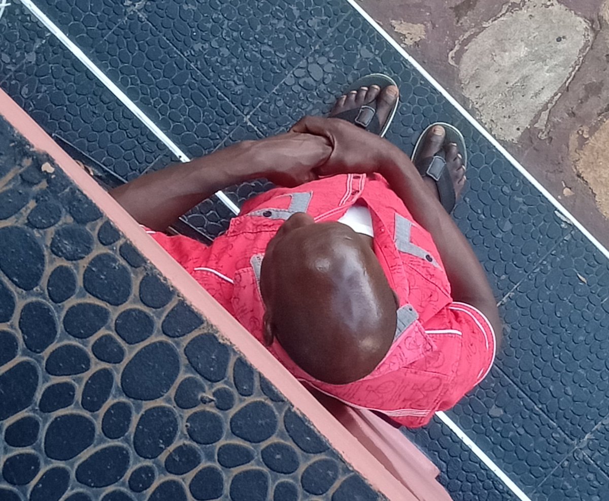 Shafick02's tweet photo. Kilabika jino jebayita emitwe emikulu mumawulile😁😁😂😂 https://t.co/DmtEztjabc