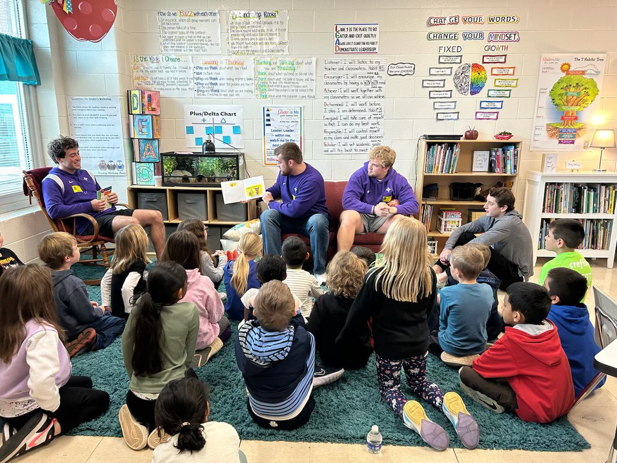 A great morning of Bryce’s Book Buddies at Woodland Elementary School 📚 #FUAllTheTime I #EliteIsTheStandard