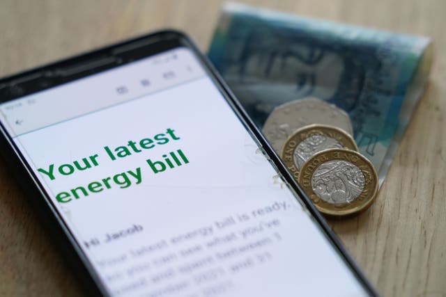 In order to deflect from the main story, #BBCNews & the rest of the predominantly #Unionist #MSM, lead with the fall in the #energypricecap! Supposed to be good news that come April, the average household will only pay around £700 more per year than before the war in #Ukraine!