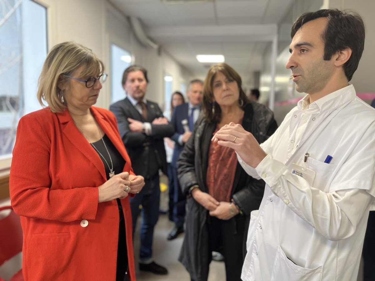 sretailleau's tweet photo. Je visite ce matin le centre d’investigation clinique de l’Hôpital Nord de l’@aphm_actu et le futur centre de simulation en santé pour nos étudiants. #SIMMAR
Ici, comme au Marseille Immunology Biolcuster, la science nourrit l’innovation en santé ! https://t.co/sN8nH8qXvo