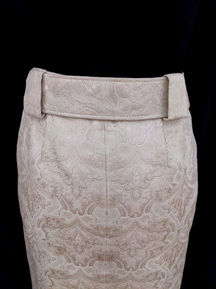 #Elegant Ivory And Gold Damask By Ann Taylor Skirt Size 4  avintageaddress.com/shop/classic/s…  #skirts #anntaylor #designer #damask #formal #elegantaffair