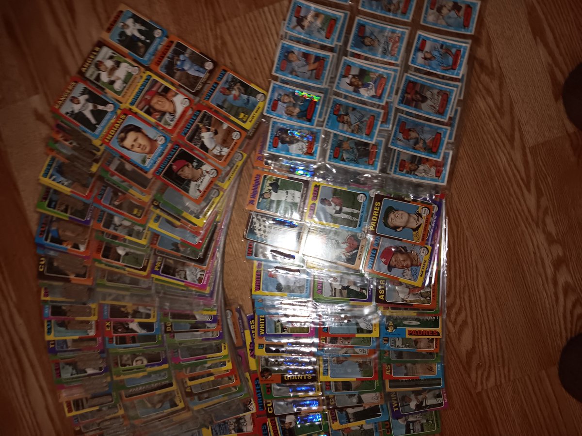 PlentyGems's tweet photo. @Ricky7542 @Iminsearchof 1975 topps and 1975 3d kellogs superstars https://t.co/i16AhAhu8E