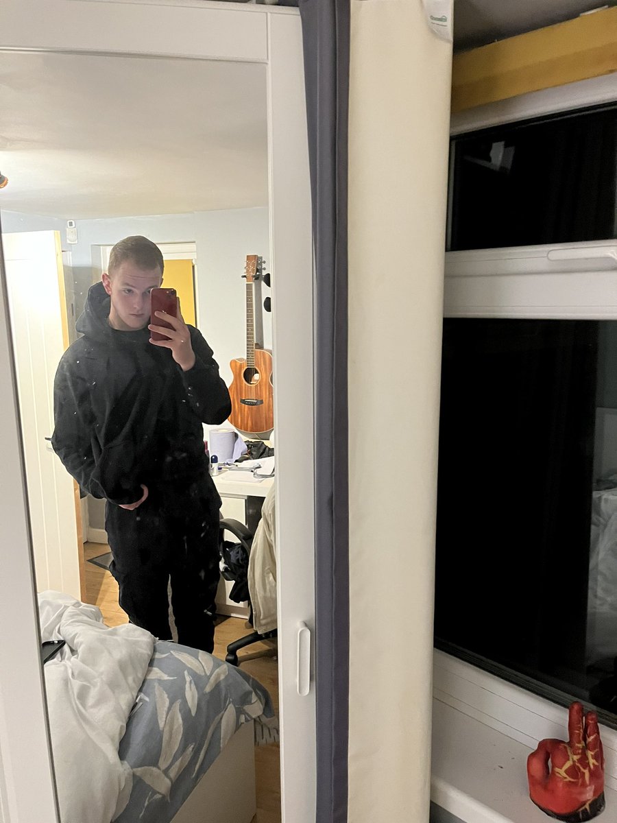 Trislad05's tweet photo. After a long day of college and travelling to see a show in Hereford, finally got to relax https://t.co/THsjXquhb3