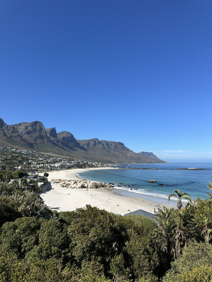 drizzleanddip's tweet photo. The weather in Cape Town was / is perfection today 👌🏻Not too hot and zero wind https://t.co/2UIux1yxlf