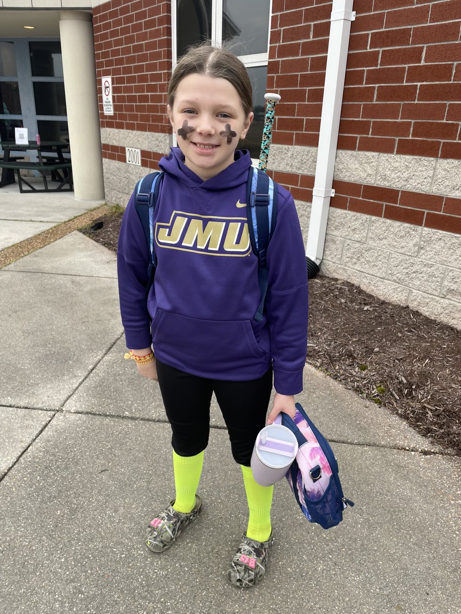 Famous American Day at Nottoway Elementary!  BG represents Odicci (CC) from JMU!  Makes my JMU heart happy 💜💛 <a href="/JMUSoftball/">JMU Softball</a> <a href="/2seas__/">Odicci Alexander</a>