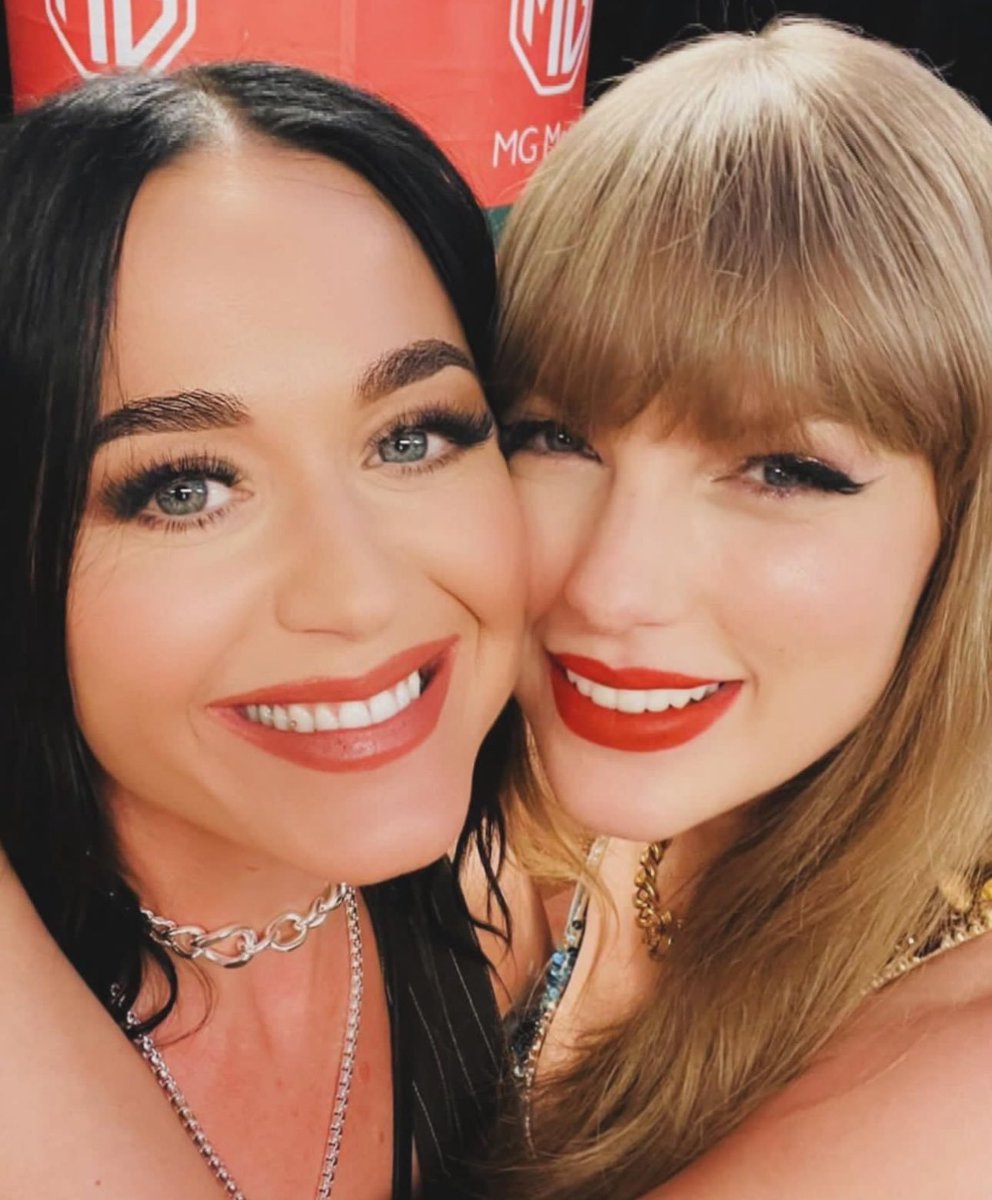 🚨 KATY PERRY E TAYLOR SWIFT!