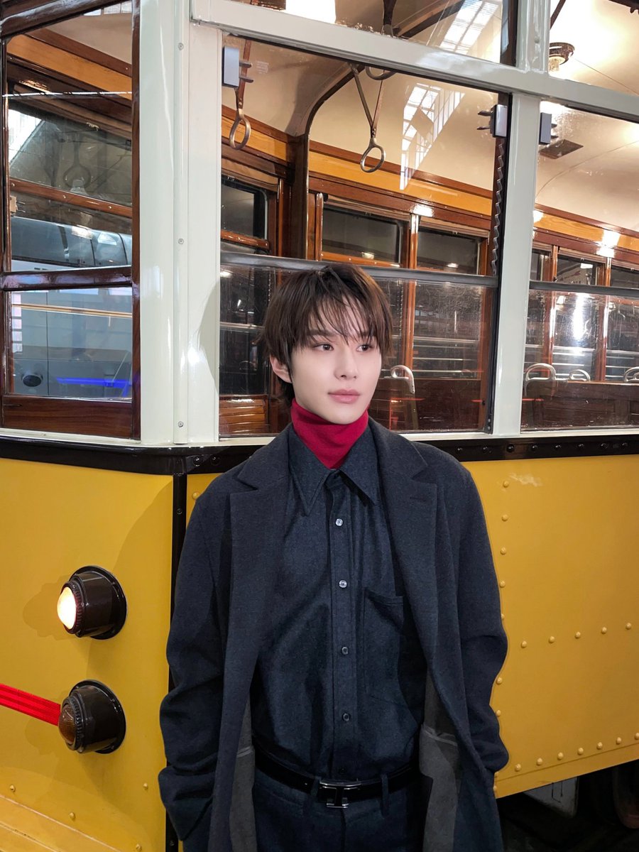 OneilyMusic's tweet photo. JUNGWOO of NCT for Tods. https://t.co/xmnGtZ8vVS