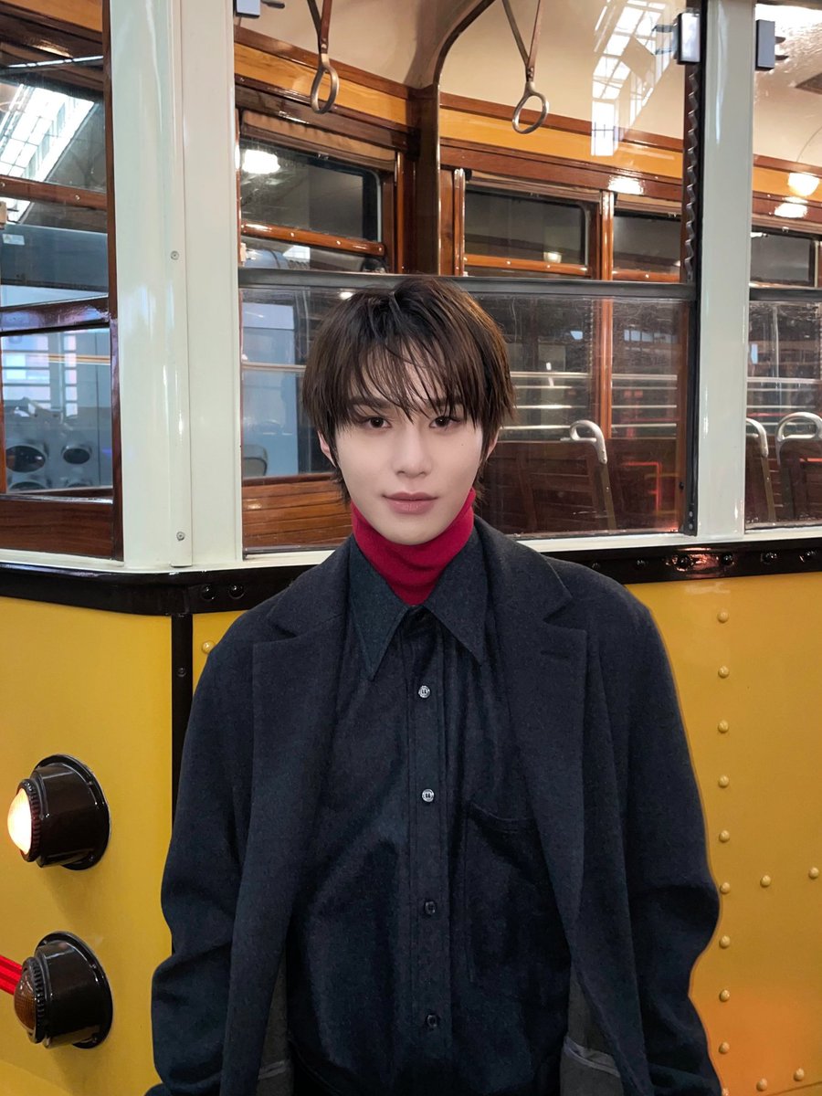 OneilyMusic's tweet photo. JUNGWOO of NCT for Tods. https://t.co/xmnGtZ8vVS