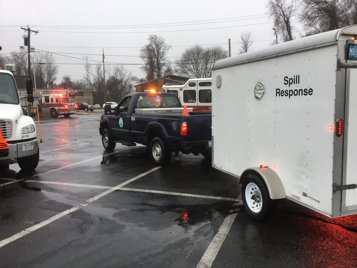 Active spill on Pawtucket Blvd and Old Ferry Rd. LPD, LFD, LRWWU, MassDEP notified and responding, please exercise caution.