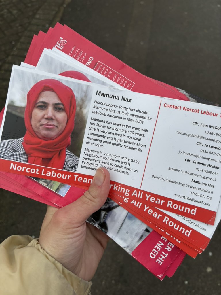 rdg_elliott's tweet photo. Absolutely fantastic response in #Norcot for Mamuna Naz this afternoon. 5 Tory to Labour switchers and we persevered even with the rain π§οΈ #LabourDoorstep πΉ https://t.co/1useRwVQ0m