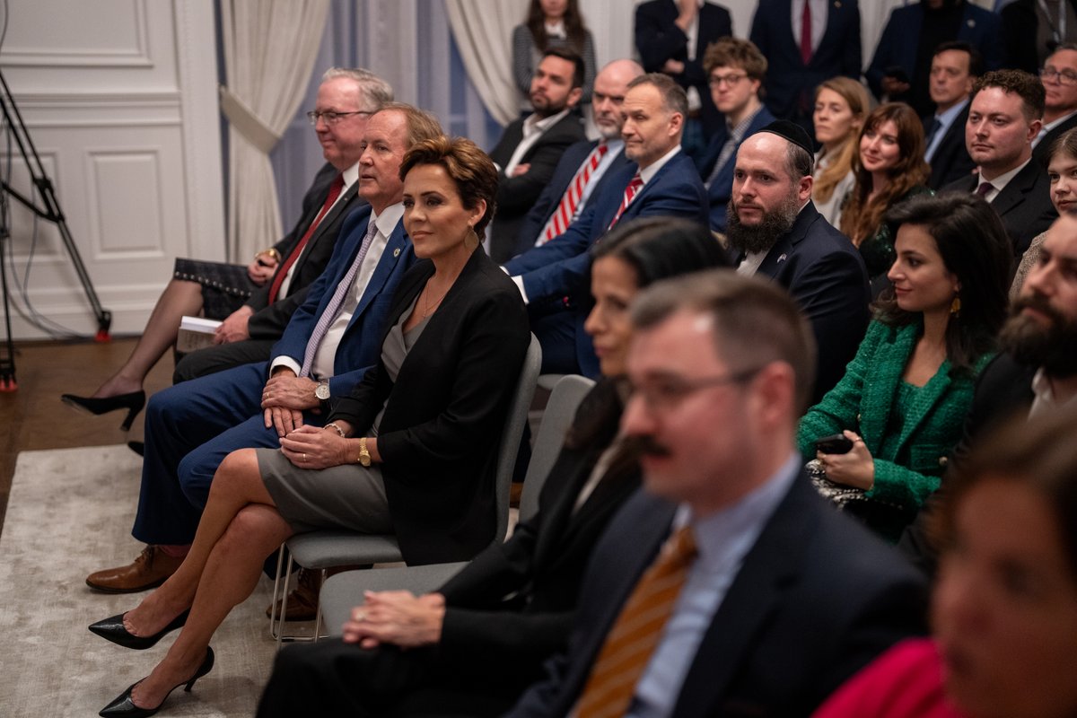 MiklosSzantho's tweet image. About last night... #friends of @CPAC Hungary

Special thanks to @KariLake , great #foreword and fantastic to meet again!

This is #indeed the last #warning to the #West ⚠️

@DrShea_DC 📕 launch in #WashingtonDC 🇺🇸
🇭🇺 Hungary&apos;s #Triumph over Communism and the Woke Agenda