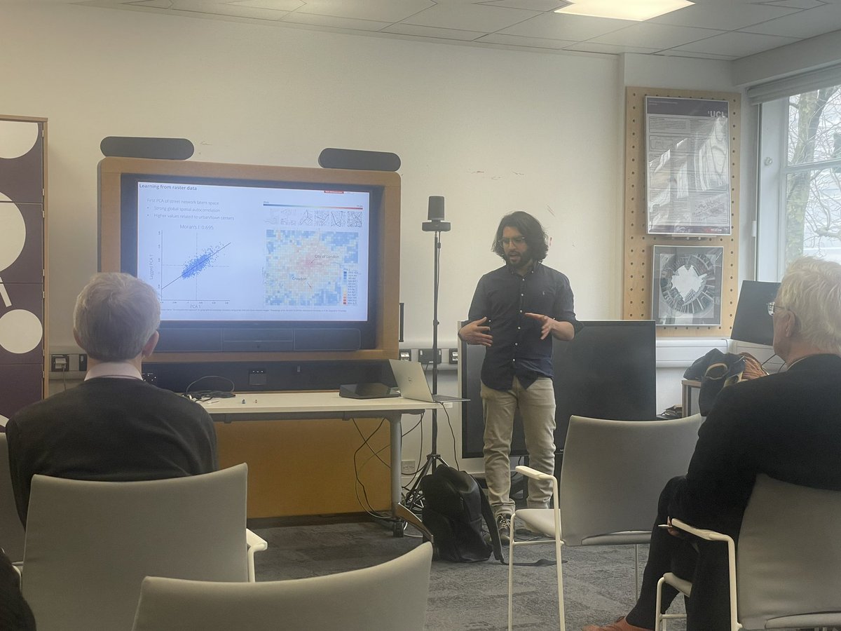 urban_stevie's tweet photo. Impressive array of work on graphs and segregation #previva #greatteacher #greatstudent @ElsaArcaute @MateoNeira @CASAUCL https://t.co/pRtcr3w8X8